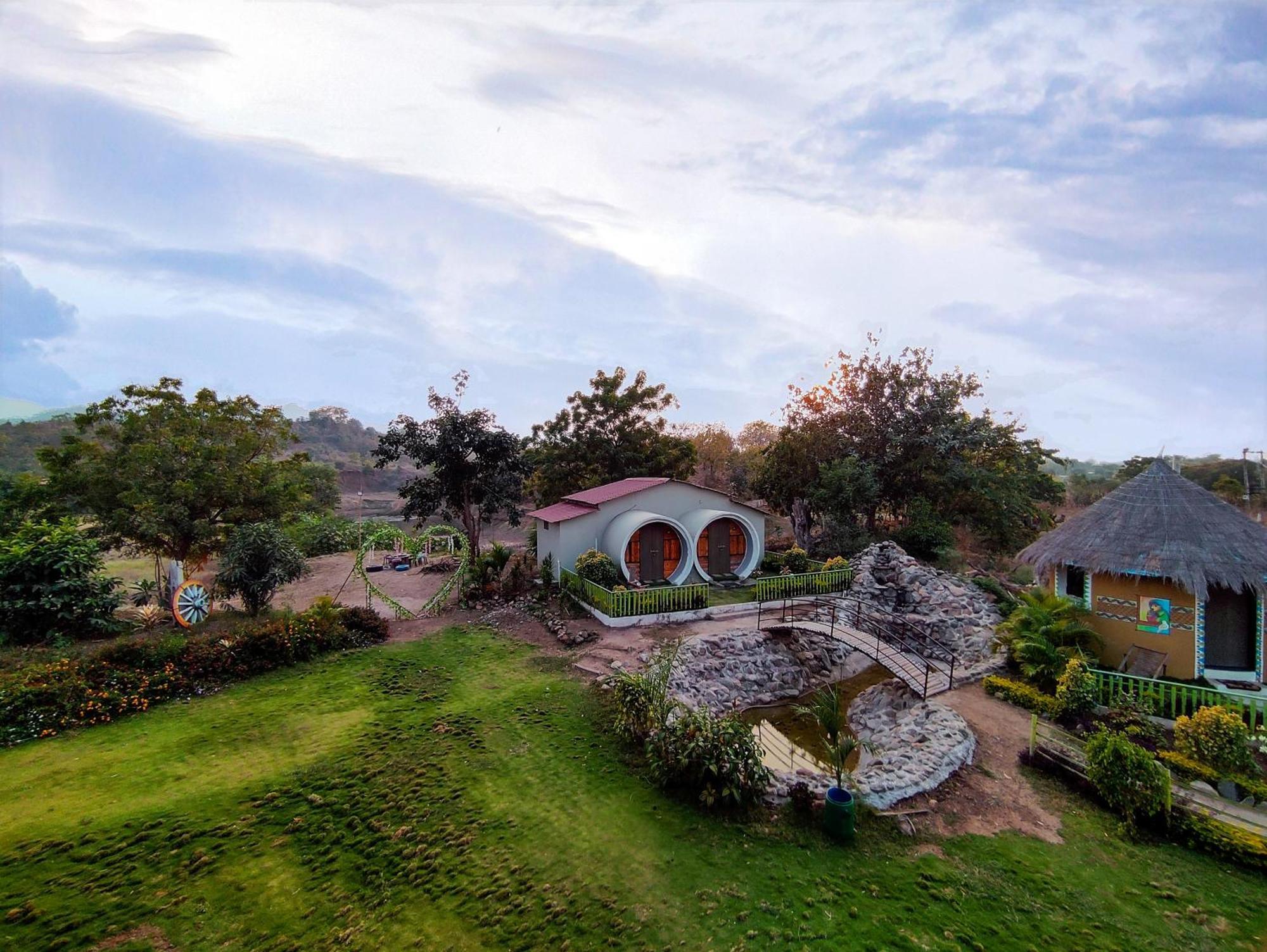 Van Vagdo Resort Rajpipla Exterior photo