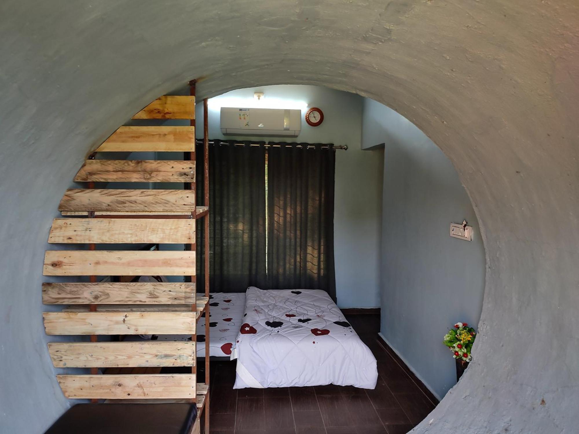 Van Vagdo Resort Rajpipla Exterior photo