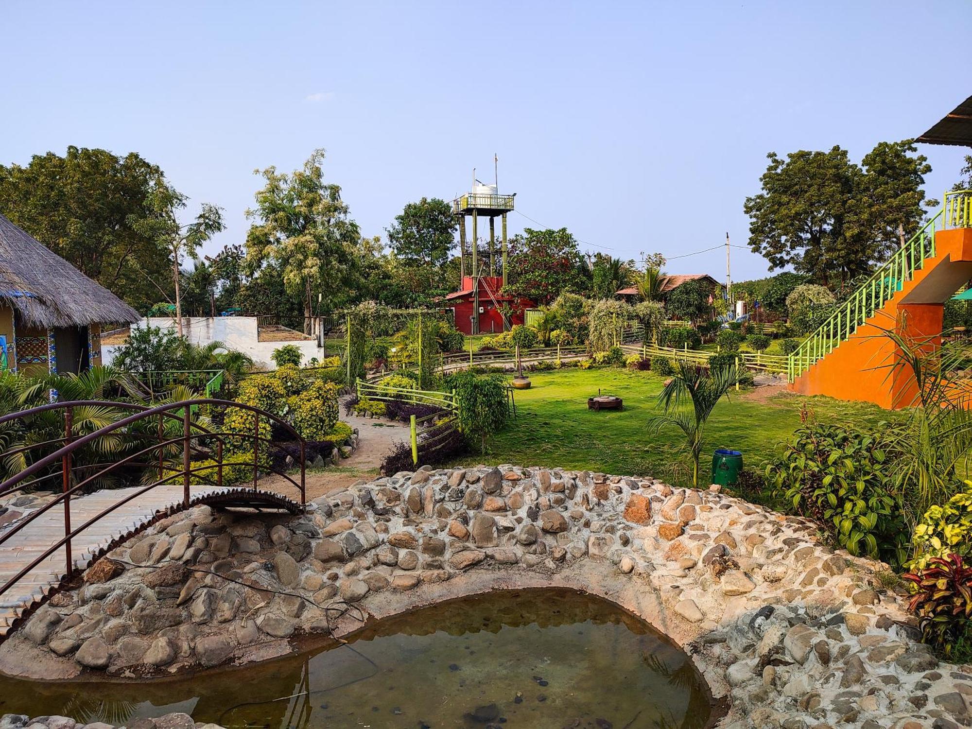 Van Vagdo Resort Rajpipla Exterior photo