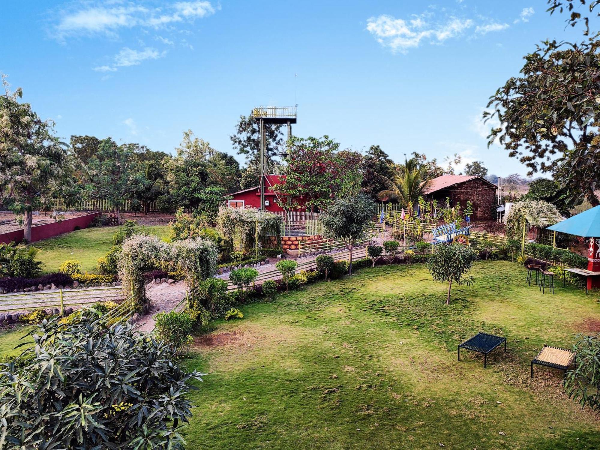 Van Vagdo Resort Rajpipla Exterior photo